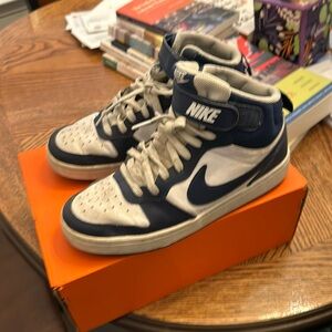 Nike boys court borough mid blue and white excellent used condition